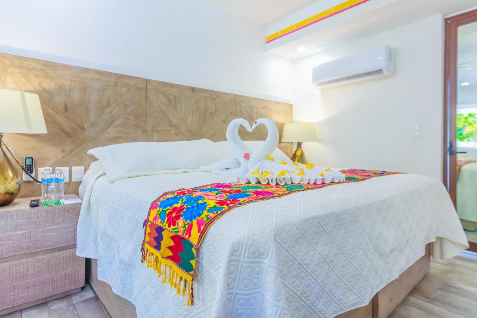 Hotel Paradise Suites Isla Mujeres Bagian luar foto