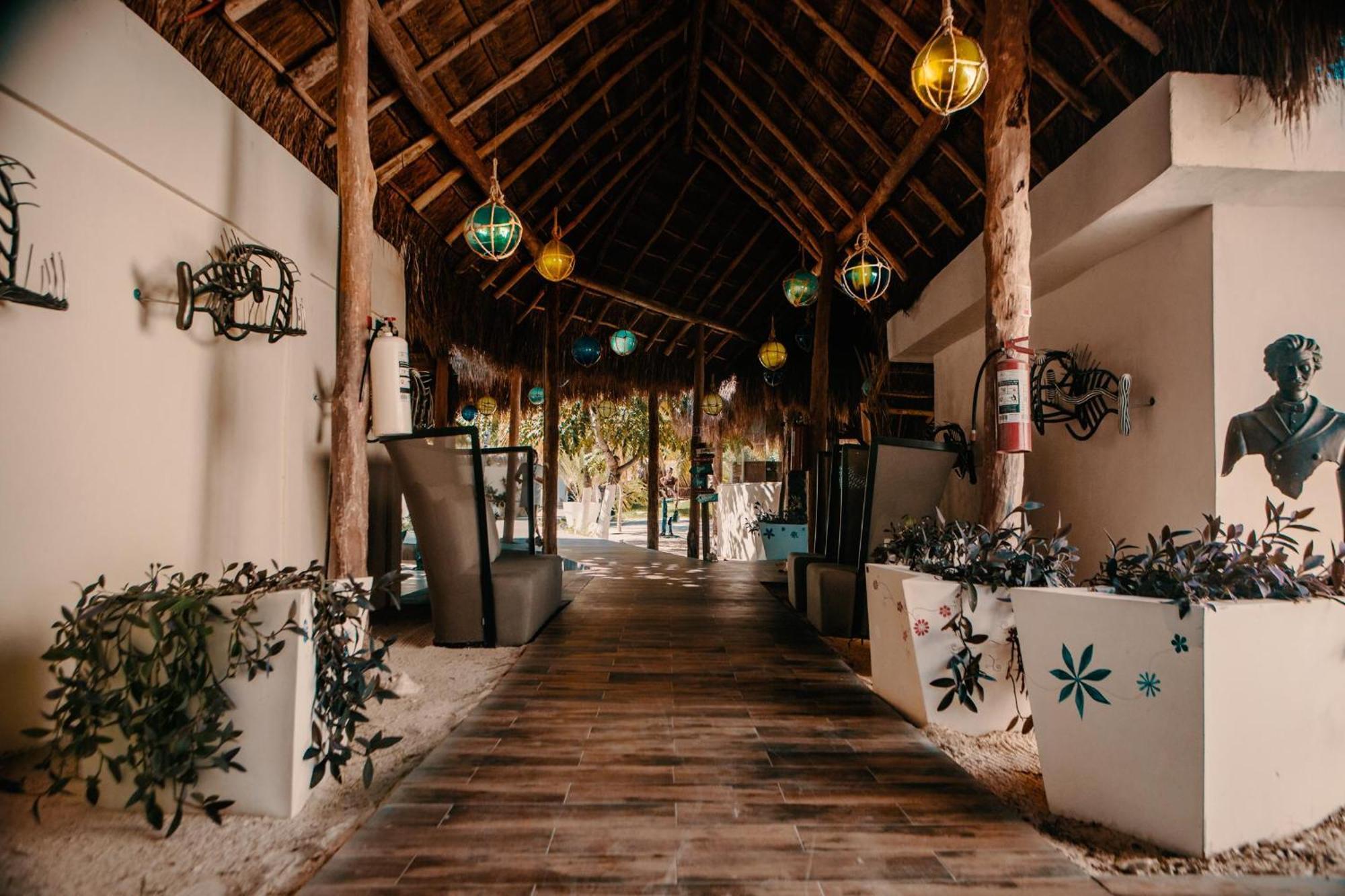 Hotel Paradise Suites Isla Mujeres Bagian luar foto